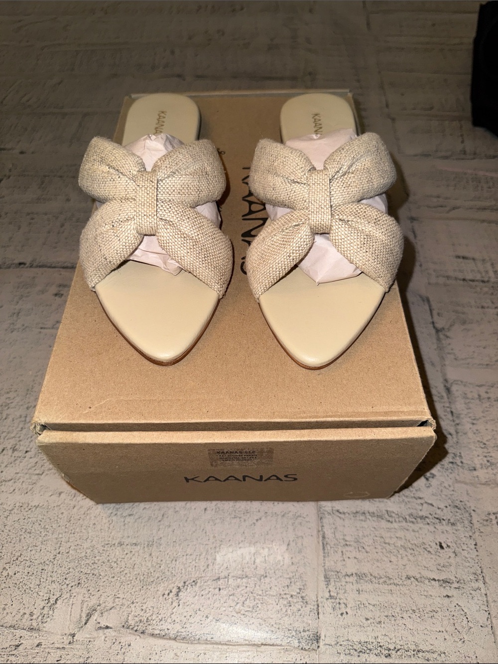 Kaanas Pacifico Chunky Crisscross Sandals